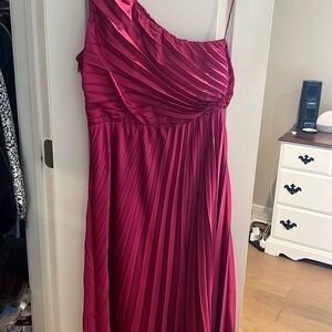 Abercrombie wedding guest line, picture wearing dress included